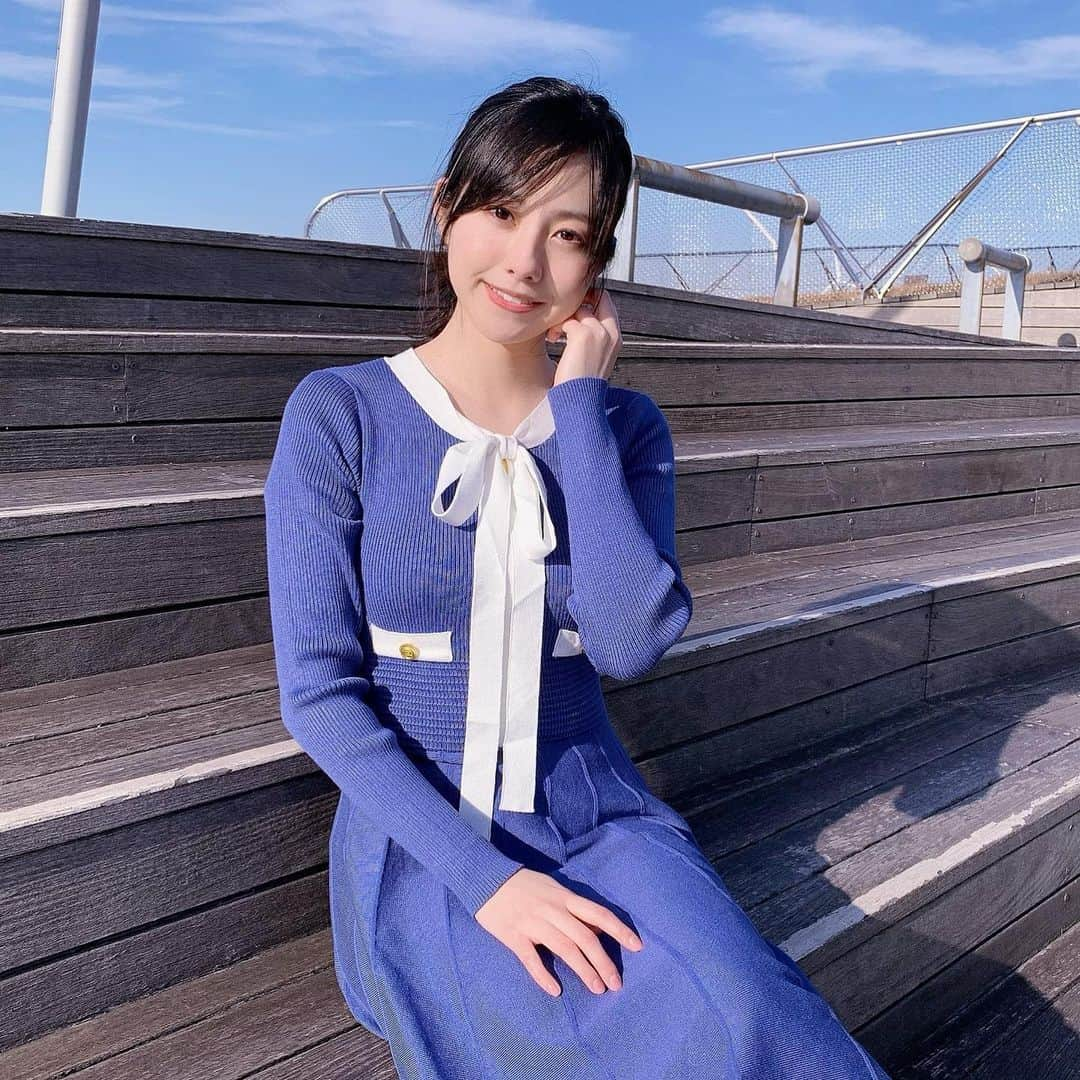 池田愛のインスタグラム：「横浜の風、気持ちよかったです☺️✨ とあるお散歩日和📸☀️  皆さんの好きな街はどこですか？  #横浜 #桜木町 #みなとみらい #大桟橋 #横浜出身 #お散歩 #ポートレート #ワンピース #ワンピースコーデ #お嬢様コーデ #レトロ #ナチュラルメイク #インスタグラマーへの道」