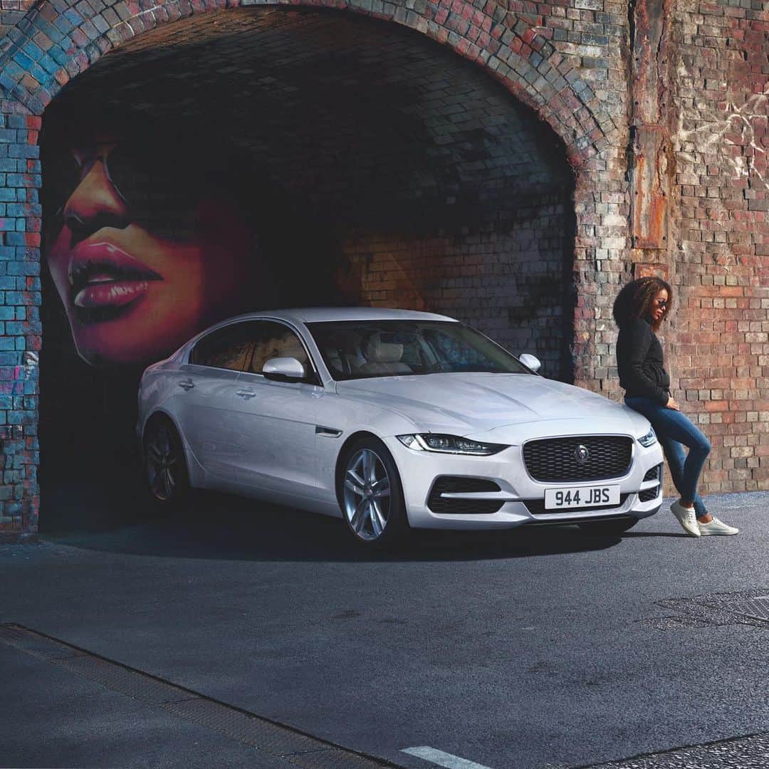 Jaguarのインスタグラム：「Perfectly equipped for the city.  #Jaguar #XE #Premium #Luxury #Sports #Saloon #AWD #CarsofInstagram #InstaCars」