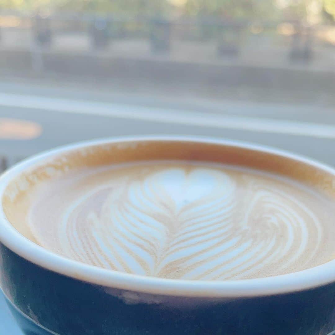 木谷有里さんのインスタグラム写真 - (木谷有里Instagram)「大好きなカフェラテ飲みに☕️ クリーミーなミルクとスッキリしたコーヒー✨ とても美味しかった♥  #tokyo #cafe #cafelatte  #リトルナップコーヒースタンド  #littlenapcoffeestand  #代々木公園」1月26日 20時22分 - kitani_yuri