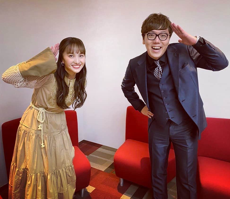 HIKAKINさんのインスタグラム写真 - (HIKAKINInstagram)「テレビ収録で、ももクロの百田夏菜子さんにお会いしましたー！🍑😎動画見てくださってるとのことで感謝🙏🤣🎉」1月26日 20時28分 - hikakin