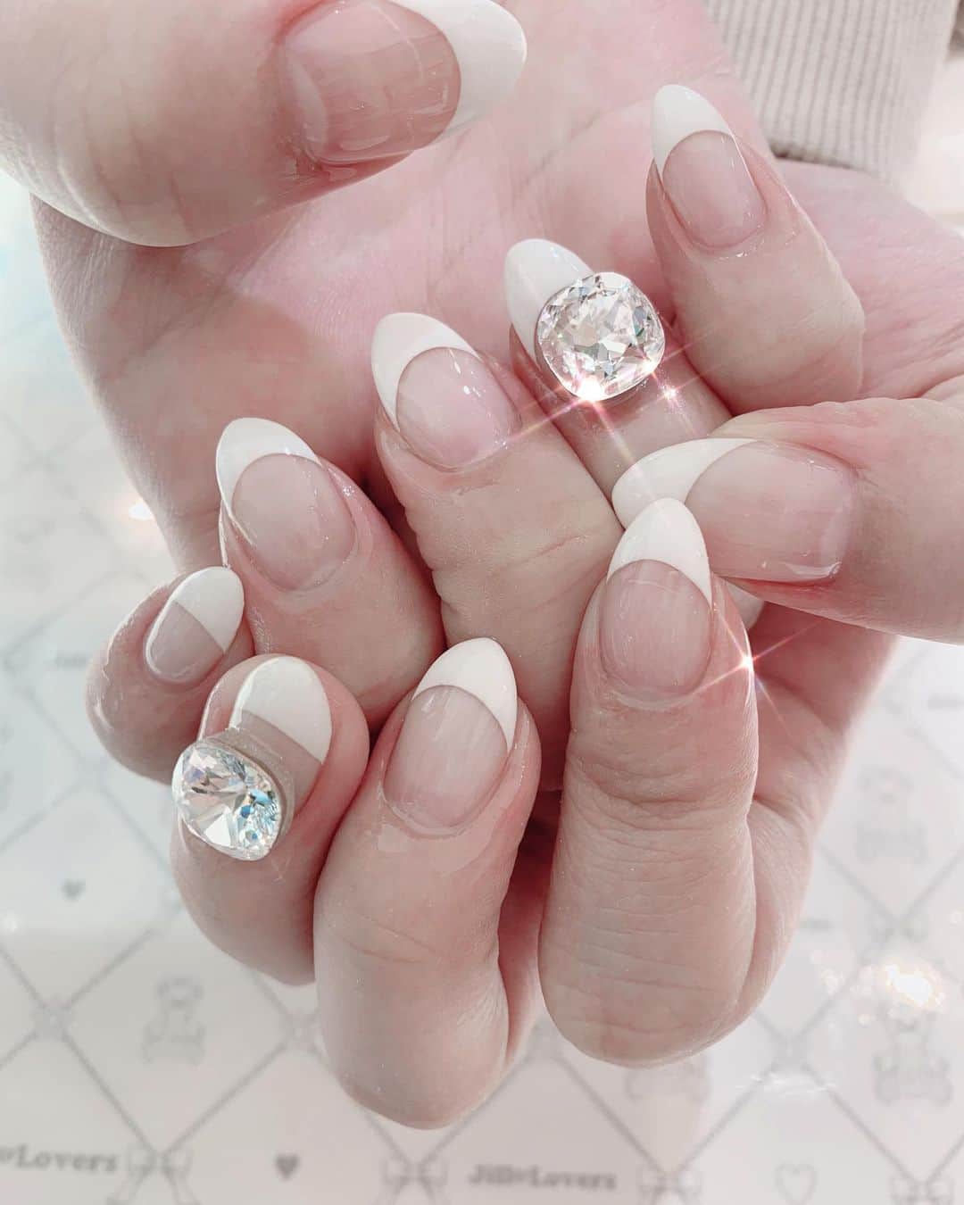 のインスタグラム：「🤍  #jillandlovers #nail #nailart #paragel #gelneil#gel #ネイル #ネイルアート #me #look #love #かわいい」