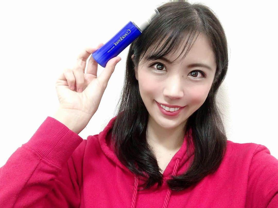 のインスタグラム：「今日もお疲れ様です🥳🥳  部屋着パーカーで失礼します🥺💦笑  @mikittyfujimoto さんも使っていた オールインワン💓 冬なので愛用🥳🥳  ミキティ好きなのでうれしい☺️☺️  これ1本で 「導入液」「化粧水」「乳液」「美容液」「クリーム」「パック」  の役割を果たしてくれるから楽ちん🙆‍♀️  #コンシダーマル #ラメラテクノロジー #オールインワン化粧品 #保湿ケア #家族で使える #オールインワン美容液 #乾燥対策 #pr #ハロプロ#藤本美貴#化粧水#化粧品#美容#美容好きな人と繋がりたい#インフルエンサー#読者モデル#follow#followme#followforfollowback #OL#会社員#モデル#撮影#撮影モデル#読者モデル#おうちコーデ#ハロプロ好きと繋がりたい」