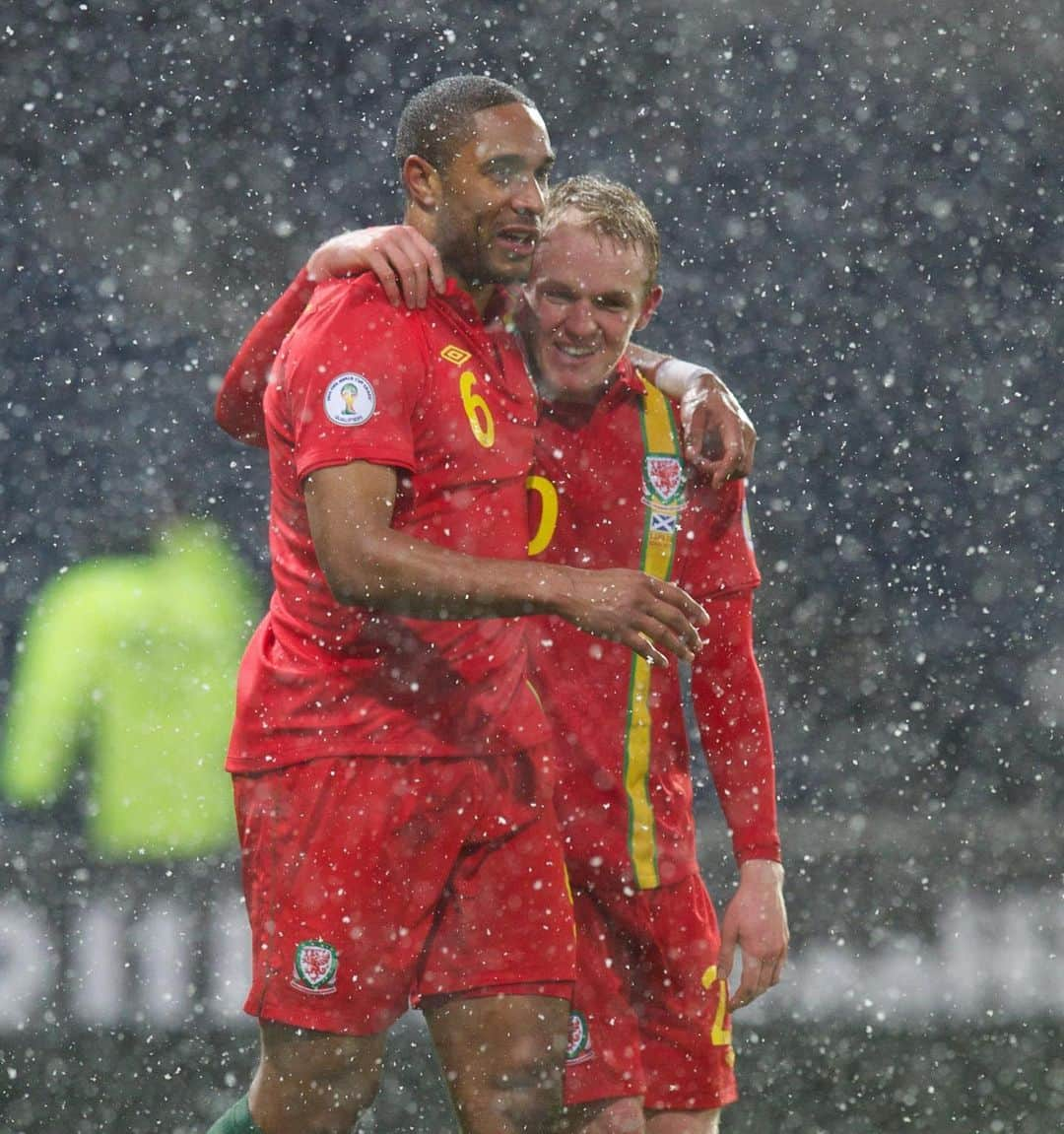 ジョナサン・ウィリアムズのインスタグラム：「Congratulations skip on a unbelievable career . A real mentor and a top top defender. Helped me in many different ways and always believed in me . You’ll be missed, legend . ⭐️ @ashley.williams84」