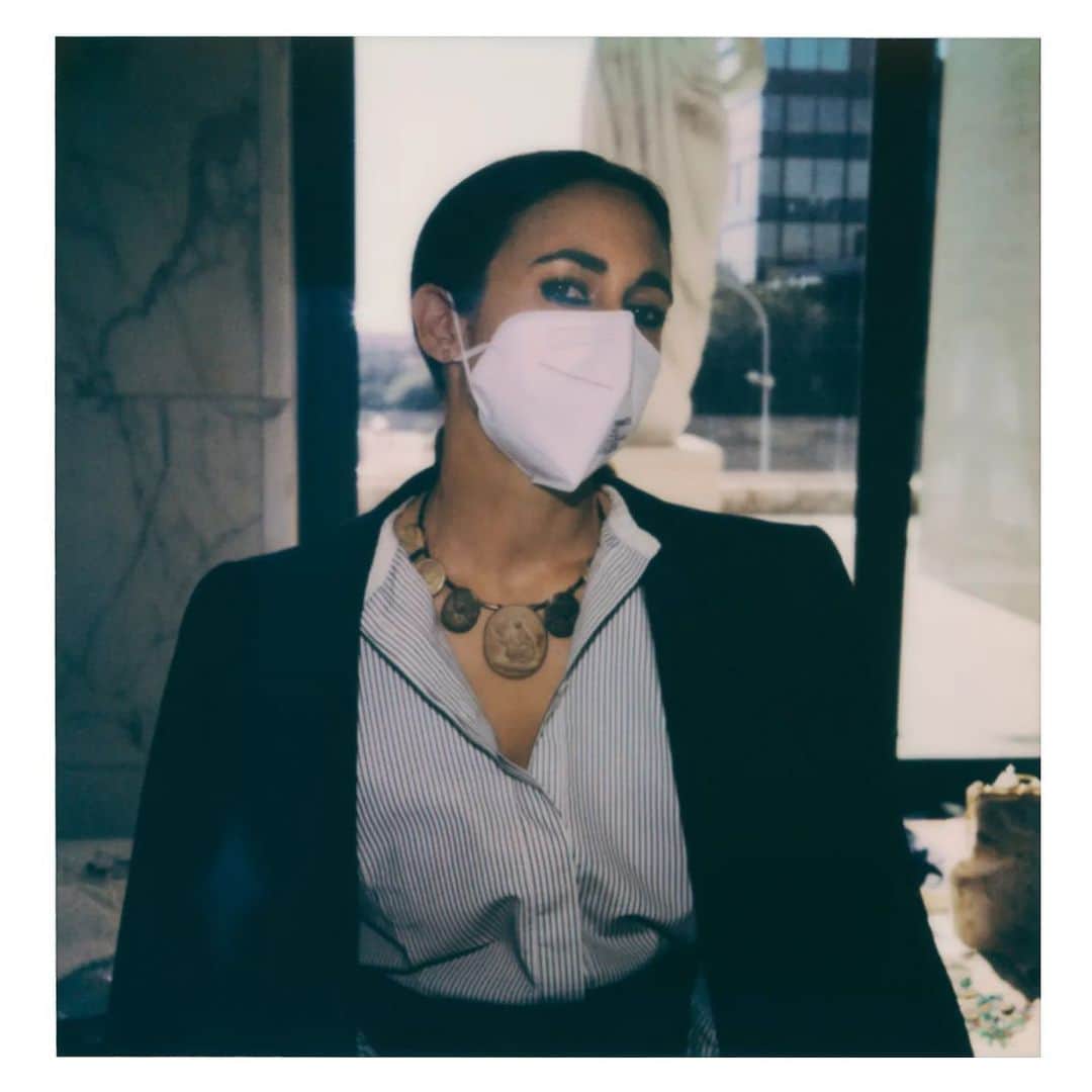 デルフィナデレトレズのインスタグラム：「“The first thing I wanted was to make sure Delfina came on board - because she is the next generation of the family”   Thank you @mrkimjones for making me a part of this new Fendi chapter - I am beyond excited !!  @fendi   #delfinadelettrez  #kimjones #fendi」