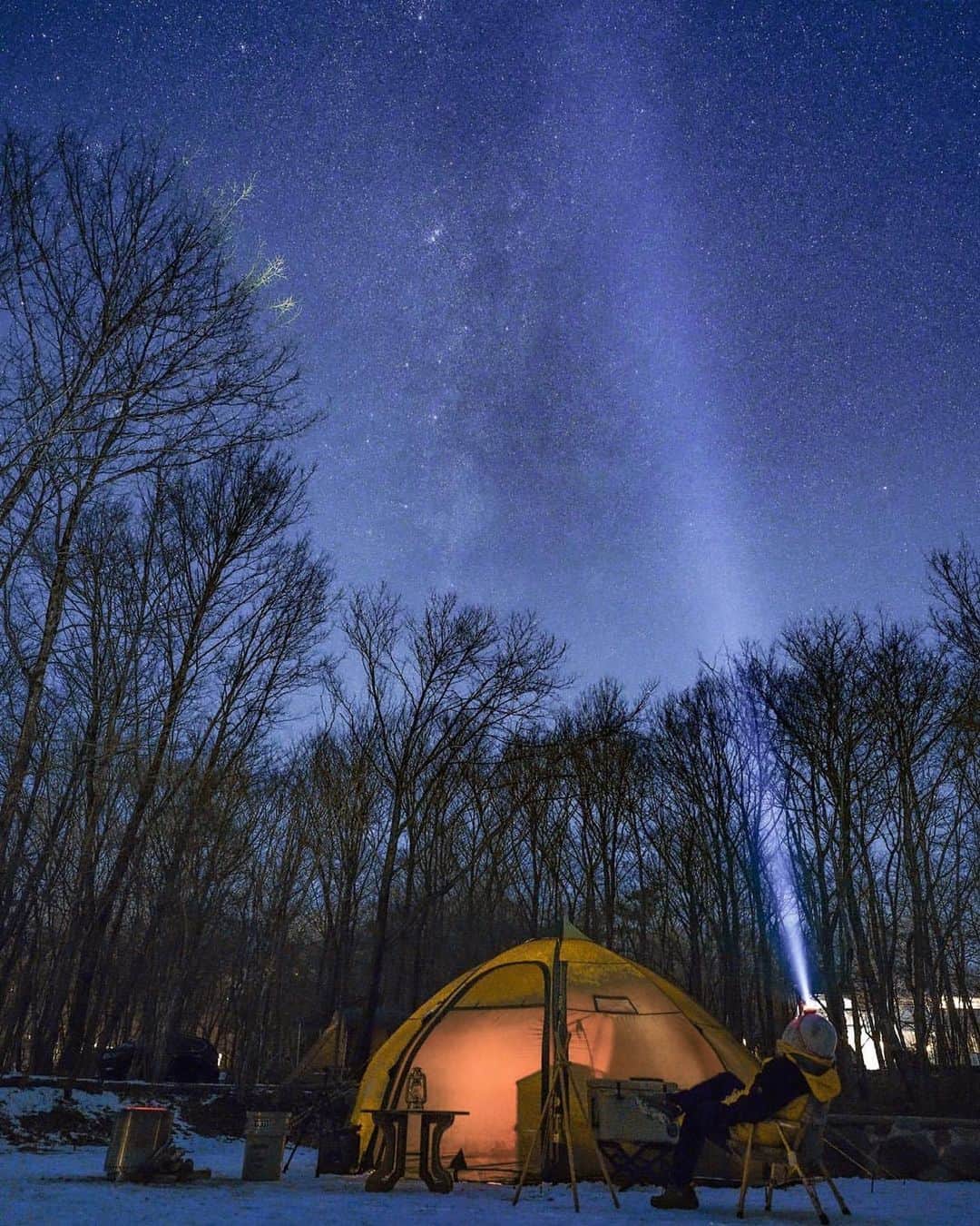 CAMP_HACKさんのインスタグラム写真 - (CAMP_HACKInstagram)「白銀の世界に広がる満天の星と天の川！　テントは冬の一軍幕として人気の「バランゲルドーム」、雪中キャンプでも大活躍です。 . . from CAMP HACK . CAMP HACKであなたのキャンプライフを取材します！ 『#camphack取材』を付けて投稿！ . Photo by @jackass.1980 さん . #camp #camping #camphack #outdoorlife #outdoor #trip #travel #japan #followme #weekend #travelling #outdoorgirl #family #familytrip #キャンプ #アウトドア #キャンプ道具 #キャンプ初心者 #家族 #外遊び #自然 #キャンプ場 #お出かけ」1月26日 21時00分 - camp_hack