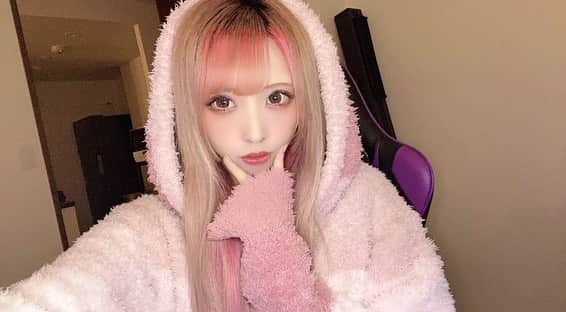 みったんさんのインスタグラム写真 - (みったんInstagram)「Pink💞  #youtube #youtuber #game #gamer #gelatepique #pinkhair #pink #extensions #japan #japanese #japanesegirl」1月26日 21時04分 - mittan222