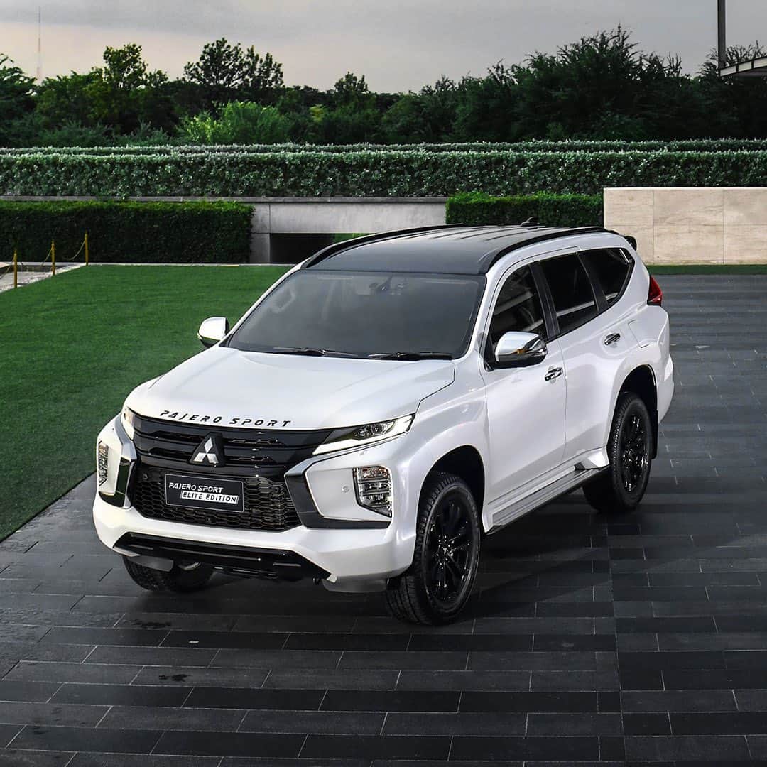 Mitsubishi Motors Thailandのインスタグラム：「สู่ทุกความสำเร็จในแบบที่เป็นคุณ ไปกับ New Mitsubishi Pajero Sport Elite Edition ที่สุดแห่งยนตรกรรมเหนือระดับ ดีไซน์สปอร์ตพรีเมียม ไม่เหมือนใครด้วยชุดแต่งรอบคัน สง่างามบนทุกเส้นทางที่ไป  #MitsubishiMotorsThailand #MitsubishiMotors #NewPajeroSportEliteEdition #ความสำเร็จที่เป็นคุณ」