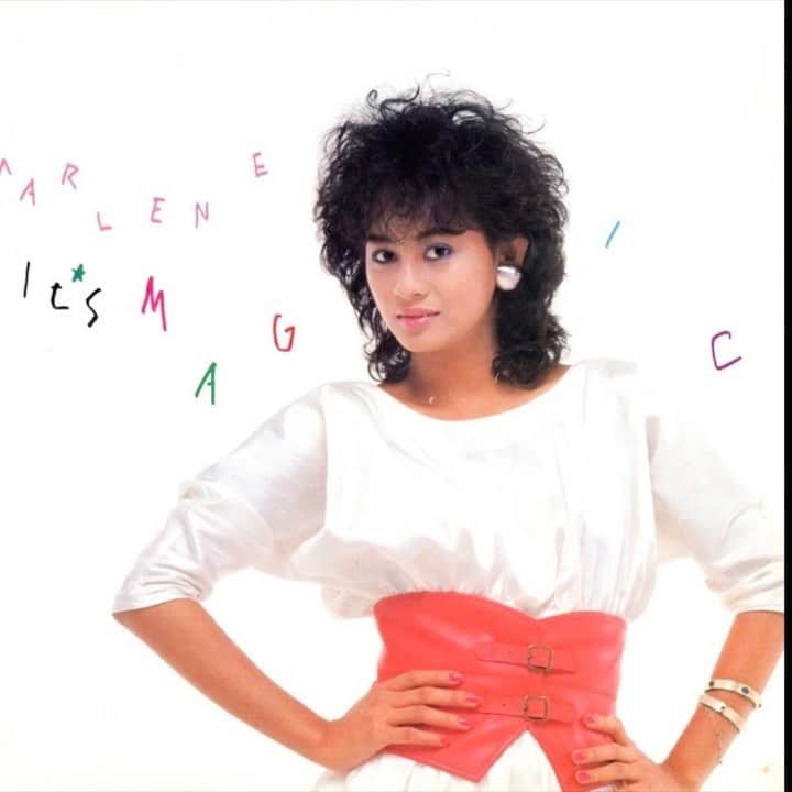 荒井 結生 Yuki Araiのインスタグラム：「「ESP」MARLENE (1983)  I heard them say that with just one look You read a person’s mind like an open book So come on,baby,if you’re so smart Can you see what I feel in my heart  I’ve got a fever in my brain Whenever you’re around I don’t act the same So come on over and spend some time   ※和訳(公式) あなたって ひと目で人の心を すらすら読んでしまうってうわさね じゃあ あなた そんなに切れるのなら 私が何を感じているかわかる？  頭がずっと熱っぽいの あなたがそばにいるといつも 普通に振る舞えないわ さあ もっとそばに来て しばらく一緒にいない？  作詞:Linda Hennrick 作曲・編曲:笹路正徳  MARLENE(Vo.) 笹路正徳(Key,Syn.) 安藤まさひろ(Gt.) 土方隆行(Gt.) 岡沢章(Ba.) 渡嘉敷祐一(Dr.) 渕野繁雄(Sax.) 新田一郎(Tp,F.Hr.) 岸義和(Tp,F.Hr.) 兼崎順一(Tp,F.Hr.) 早川隆章(Tb.) 岩瀬富美夫(Tb.) EVE(Cho.)」