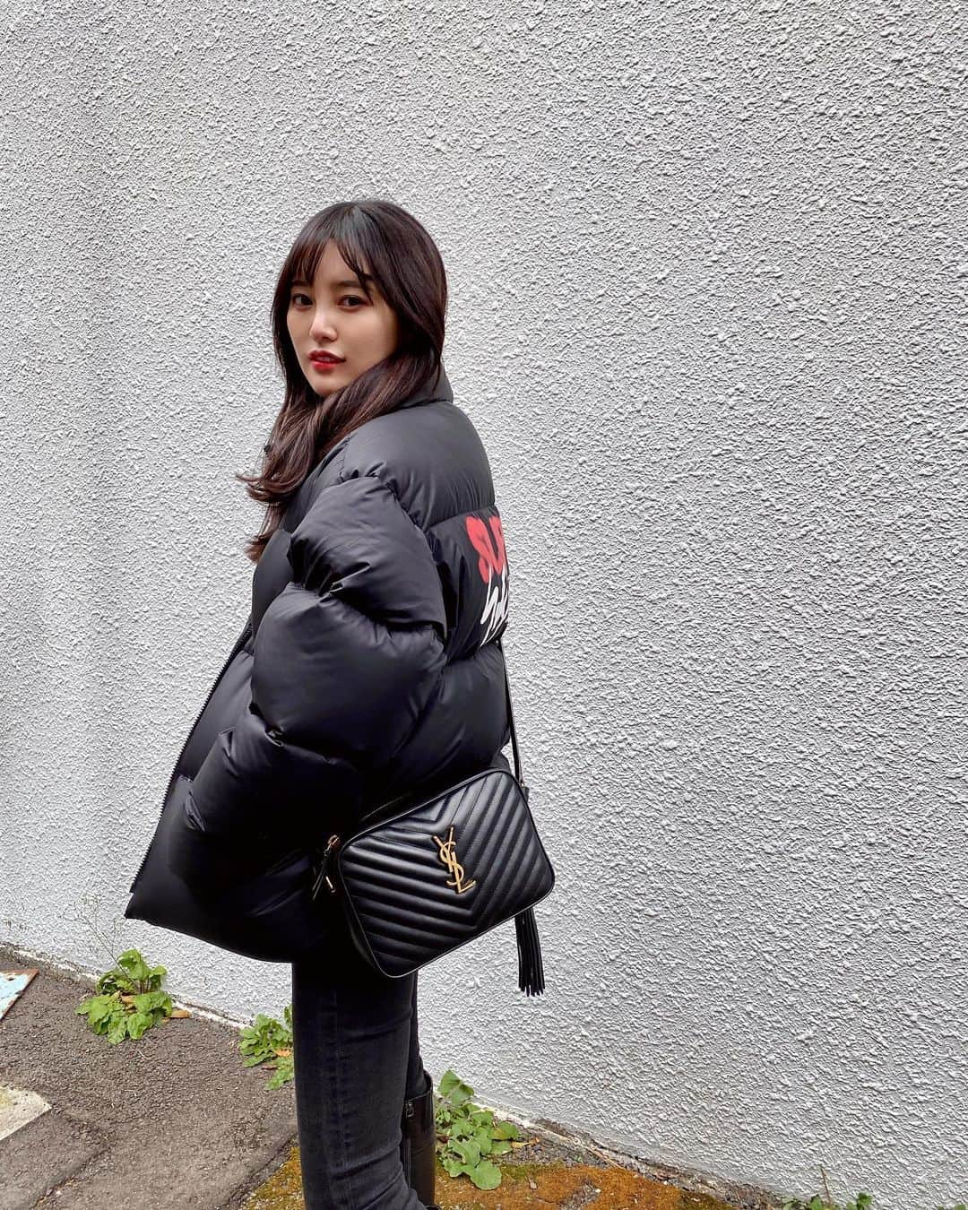 兒玉遥さんのインスタグラム写真 - (兒玉遥Instagram)「🖤🖤🖤﻿ ﻿ #ダウンジャケット #ダウンコーデ #yslbag #イブサンローランバッグ #シュプリーム #シュプリームコラボ #supreme #ysl﻿」1月26日 21時39分 - haruka_kodama919