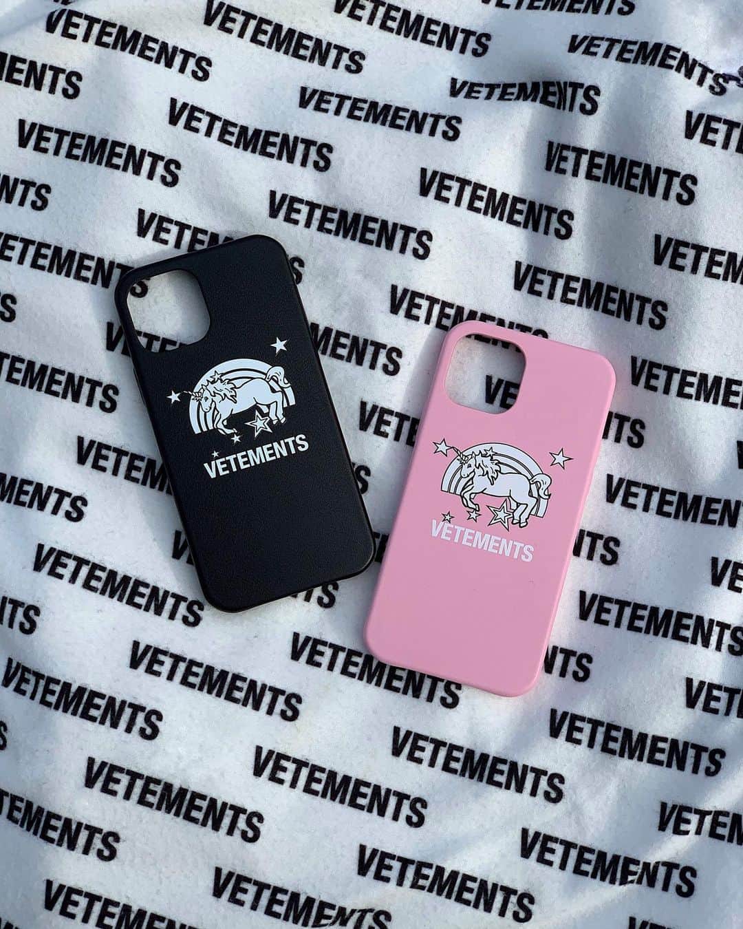 のインスタグラム：「・ ・ ・ New arrival✔️ ss21@vetements_official  ・ ・ ・ ・ ・ available at store✔️ ・ ・ ・ ・ ・  #vetements #AYIN #ss21 #iphonecase」