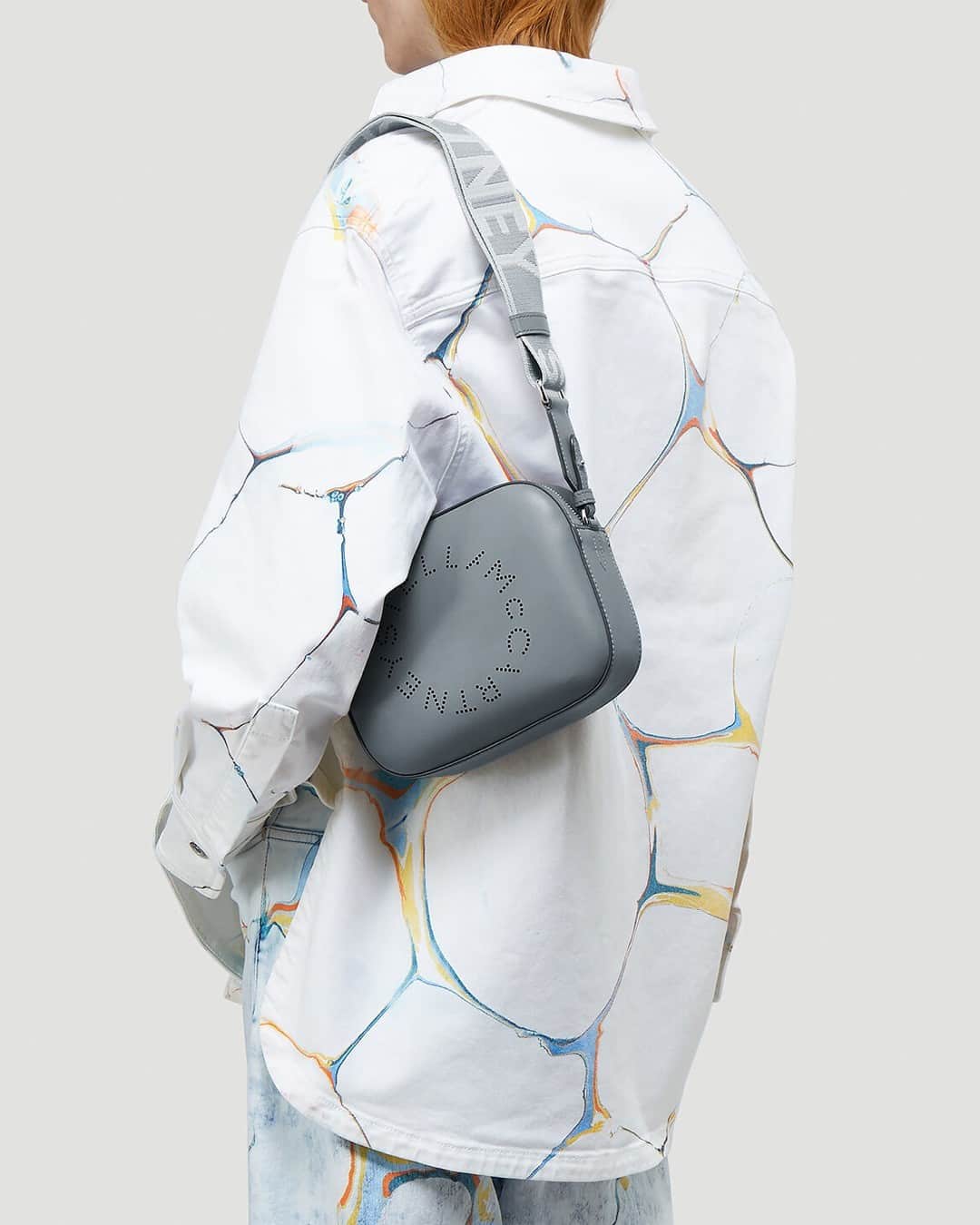 エルエヌシーシーのインスタグラム：「Fusing innovative processes with sustainable materials, British brand @stellamccartney continues to produce responsible, honest and modern collections. Explore the latest Stella McCartney pieces online at LN-CC.」