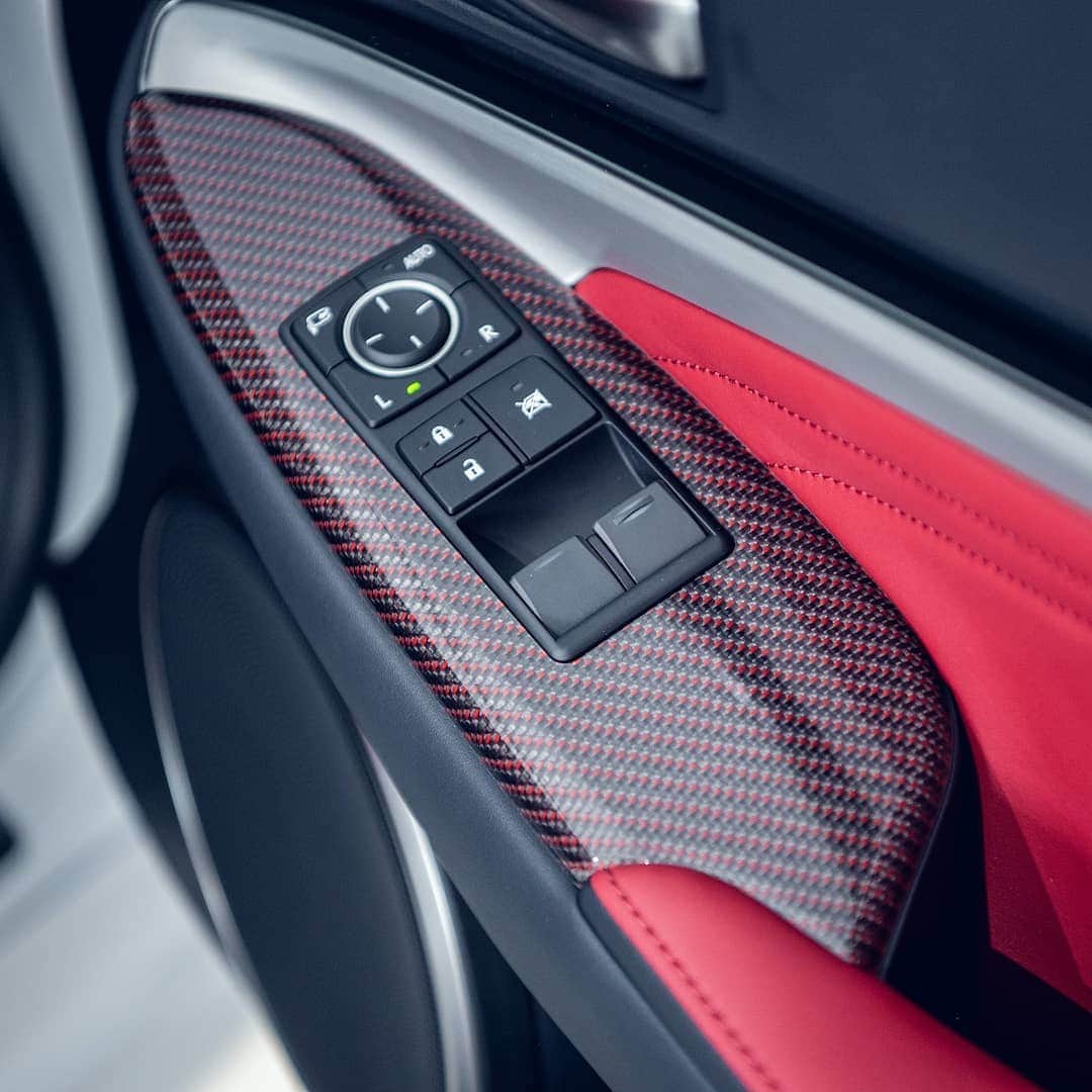 Lexus UKさんのインスタグラム写真 - (Lexus UKInstagram)「The interior of the unique #LexusRCF Track Edition 'Hakuji' features exclusive Flare Red leather and Alcantara upholstery, accented with an exclusive carbon fibre ornamentation that is twill-woven with carbon and red polyester fibres.  Want to know more about it? Click the link in our bio.  Photo credit: @Jayson.Fong  #Design #CarDesign #LexusPerformance #Automotive #Lexus #LexusF #CarsofInstagram #Performance」1月26日 22時00分 - lexusuk