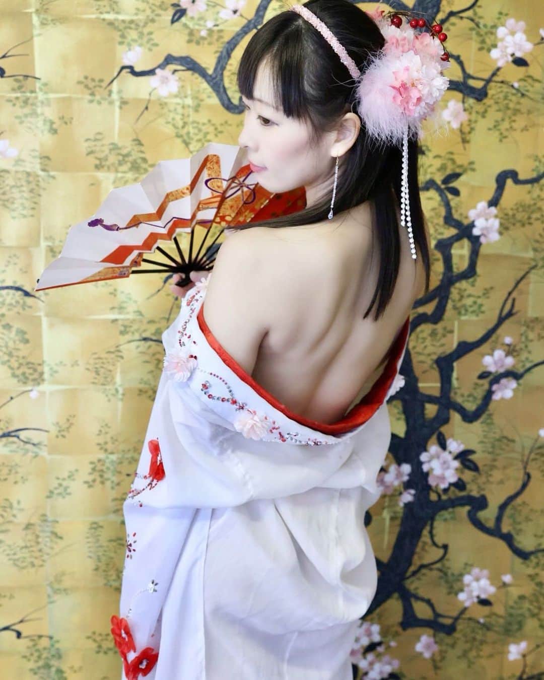 原美織さんのインスタグラム写真 - (原美織Instagram)「もうすぐ大阪で踊るよ🥰 #着物 #襦袢 #kimono #ステージ衣装 #お兄ちゃんあのね」1月26日 22時12分 - miori_hara913
