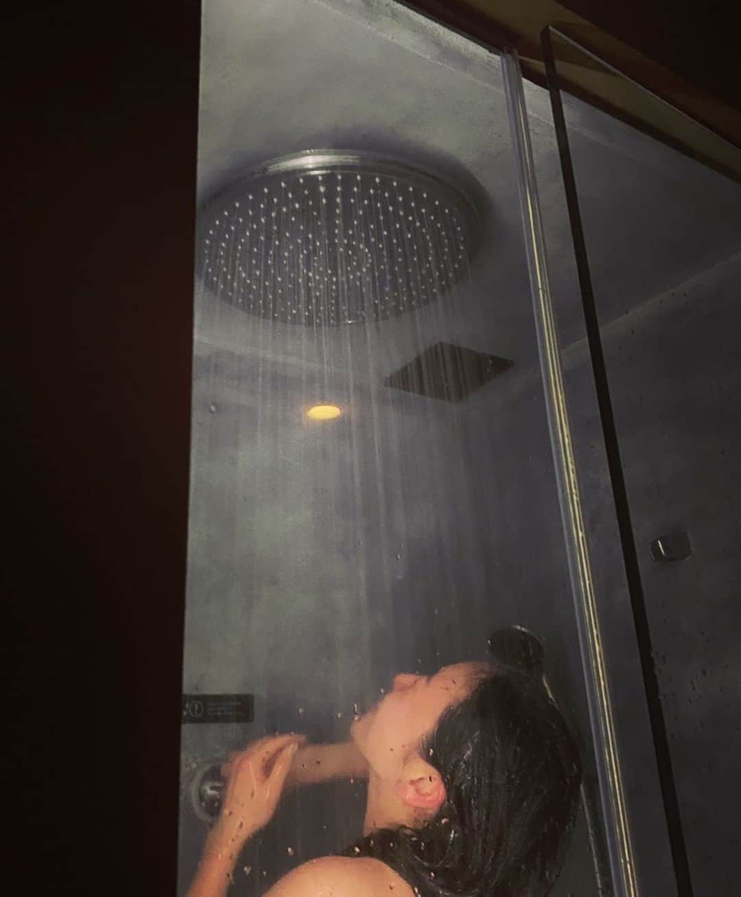 園都さんのインスタグラム写真 - (園都Instagram)「@solosauna_tune サウナ女子と３人個室部屋で 思う存分汗を流し、宙を舞った。  こんなにももととのわせてもらえる 場所に喜びを感じる。  女性にも優しいサウナ♡  #ソロサウナtune #サウナ #sauna」1月26日 22時24分 - miyakosono_official