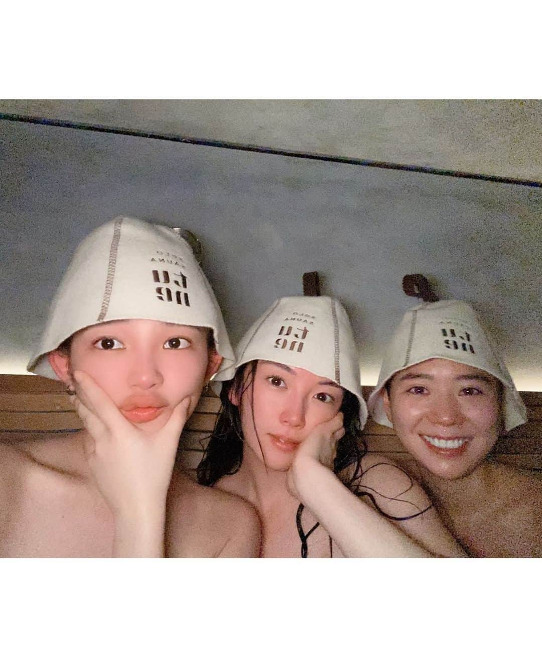 園都さんのインスタグラム写真 - (園都Instagram)「@solosauna_tune サウナ女子と３人個室部屋で 思う存分汗を流し、宙を舞った。  こんなにももととのわせてもらえる 場所に喜びを感じる。  女性にも優しいサウナ♡  #ソロサウナtune #サウナ #sauna」1月26日 22時24分 - miyakosono_official