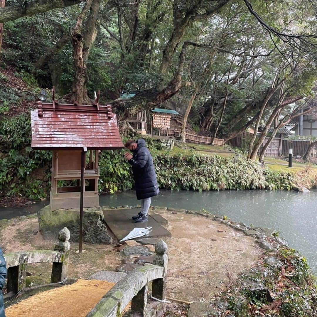 中田翔さんのインスタグラム写真 - (中田翔Instagram)「今年もしっかりお参りできました！！ コロナに気をつけて頑張るで！！ #中田翔#お参り#ルーティン」1月26日 22時19分 - shonakata_official