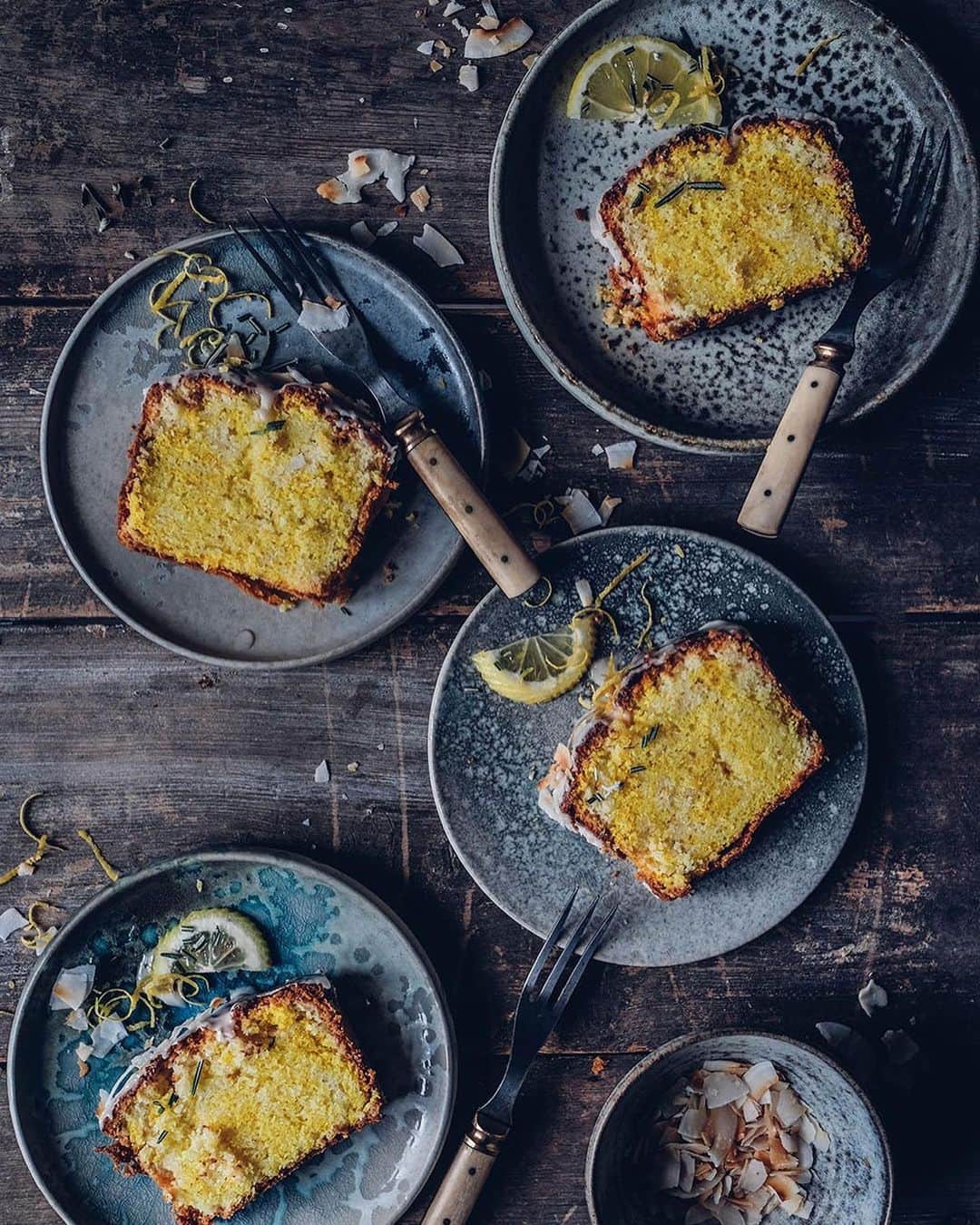 Our Food Storiesのインスタグラム：「Get the recipe for this simple and delicious gluten-free lemon cake on the blog, link is in profile 🍋😋 #ourfoodstories ____ #cakelover #cakelove #bakinglove #lemoncake #zitronenkuchen #glutenfreecake #glutenfri #glutenfrei #glutenfreerecipes #foodstyling #foodstylist #foodphotographer #germanfoodblogger #onthetable #ceramicart」