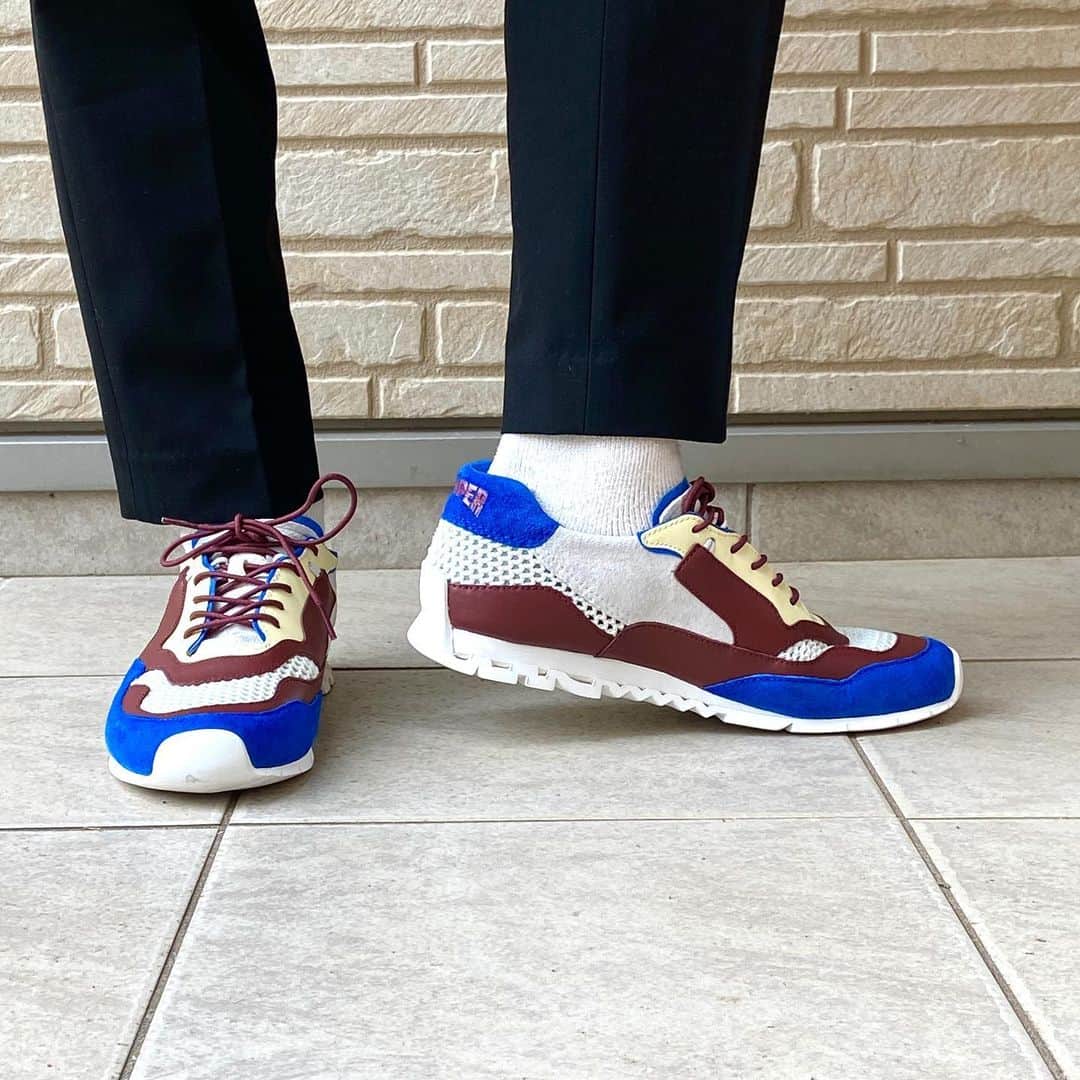 長島涼平のインスタグラム：「CAMPERの靴春まで待てなくて履いた。 かっくいーね！  #CAMPER」