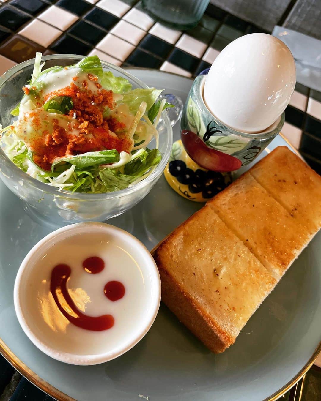 呉屋ありさのグルメインスタ