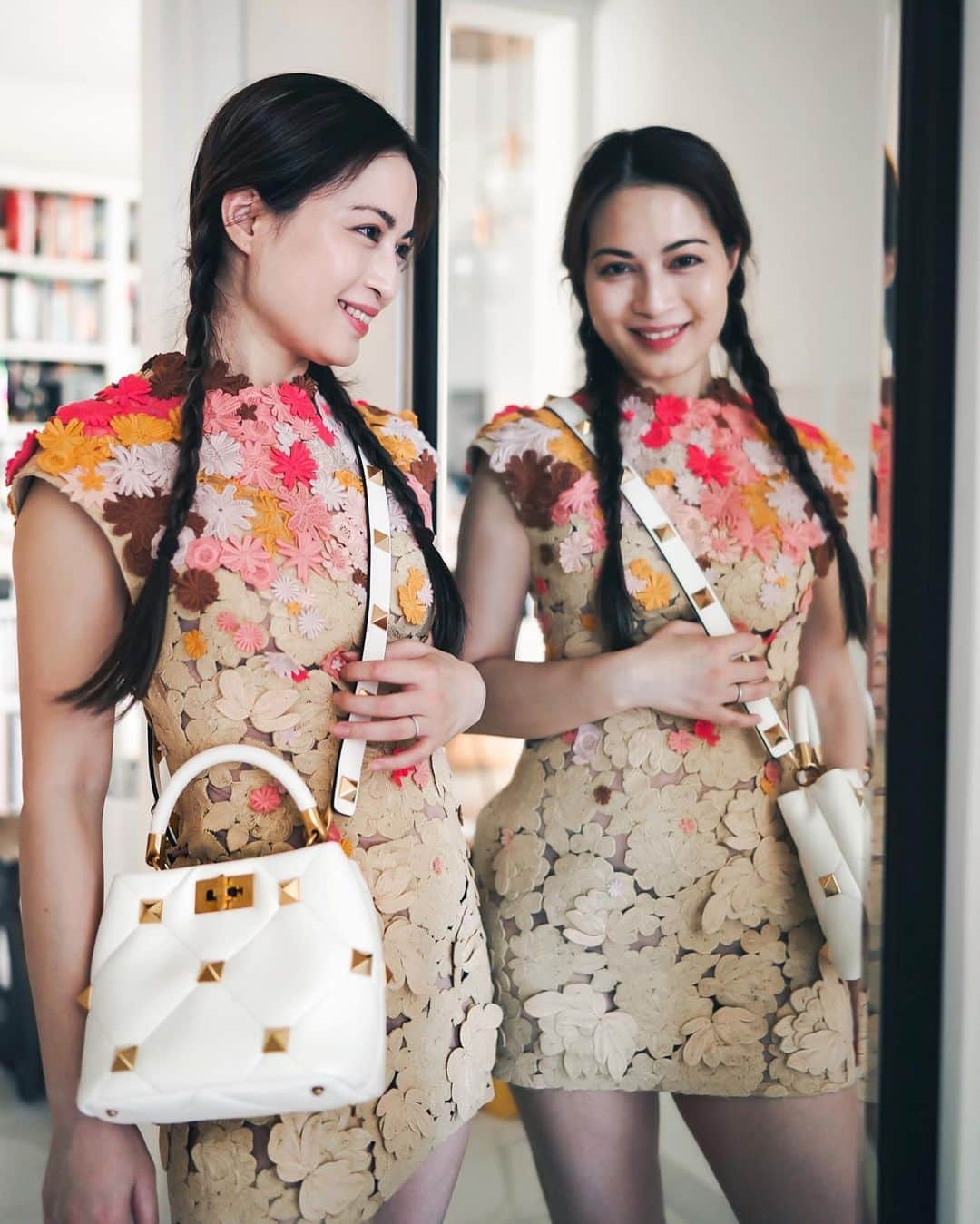 Ruby Kwanのインスタグラム：「Meet my date. ✨👯‍♀️✨ We are going to Valentino Haute Couture Spring/Summer 2021 show.  Code Temporal @maisonvalentino @pppiccioli in dialogue with Robert Del Naja  #maisonvalentino #valentinohautecouture #codetemporal #rougeclosetxvalentino」