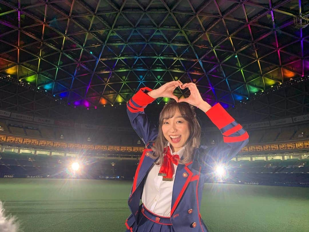 須田亜香里さんのインスタグラム写真 - (須田亜香里Instagram)「SKE48 in バンテリンドームナゴヤ⚾️ 26th Single 恋落ちフラグ 発売が2月3日に迫りました！  写真はMV撮影オフショットたち。 MVはSKE48の公式YouTubeにあります！  1月26日(火) 【#SPA!】は表紙掲載中❤️ 【#BomberE】メ〜テレ 24:53〜 恋落ちフラグ地上波初歌唱！  1月27日(水) 東海ラジオ 生放送出演 ↓ 【タクマ・神野のどーゆーふー】11:00頃～ ↓ 【OH! MY CHANNEL!】13:00頃～ ↓ 【源石和輝！抽斗！】15:15頃～ ↓ 【大澤広樹のドラゴンズステーション】18:00頃～ それぞれお便りいただけたらとっても心強いです💓  他6番組の収録もありますので詳しくは→ @mitsukichi_desu へ #SKE48 #恋落ちフラグ #バンテリンドームナゴヤ」1月26日 22時40分 - akarisuda