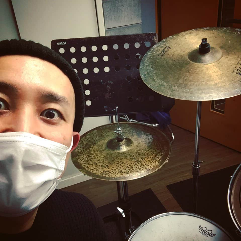 大岡源一郎のインスタグラム：「School !!! . #シャッフルタイム #gennoziドラム修行」