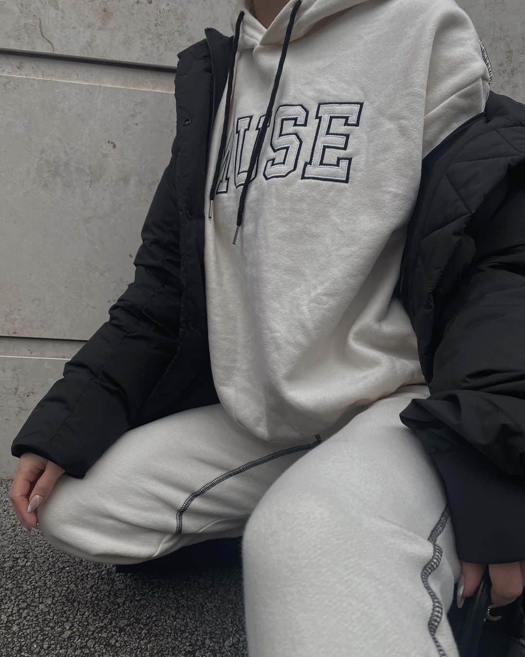 小原優花のインスタグラム：「@bloomin_official 🤍🤍  Have a good dream🪐😴」
