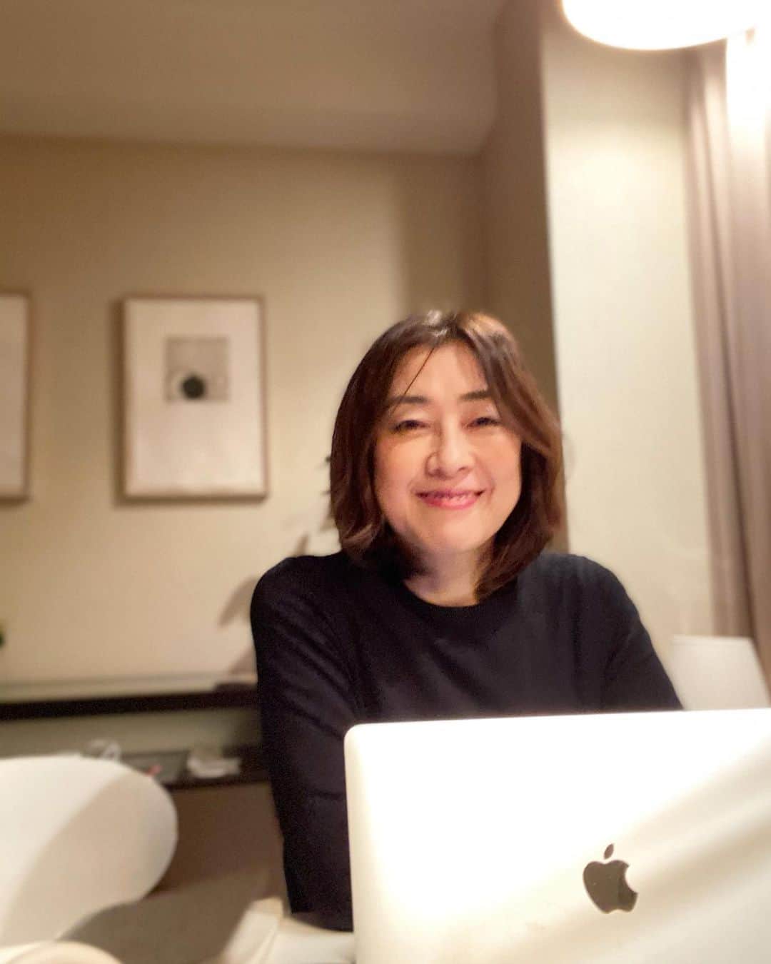 小西美穂のインスタグラム：「最近、関西の友人から﻿ 「映ってるやん！」と連絡がくるように。﻿ ﻿ 実は今月からnews every.の16時台が﻿ 関西でも放映されるようになり、﻿ 私の解説コーナーも生放送されています。﻿ 関西での時間は、月曜と火曜、16時ごろです。﻿ ﻿ 連日コロナの解説をしていますが﻿ 関西の皆さんにもお届けしていると感じながら﻿ 精進してまいります！﻿ ﻿ そして他の地域の皆さまも、﻿ いつもご視聴いただき﻿ 本当にありがとうございます。﻿ ﻿ #正確でわかりやすく #ナゼナニ #解説 #コロナ#newsevery #キャスター #記者 #大阪社会部出身 #たまに関西弁が混じる 解説 @ntv_news24 からもご覧になれます。」