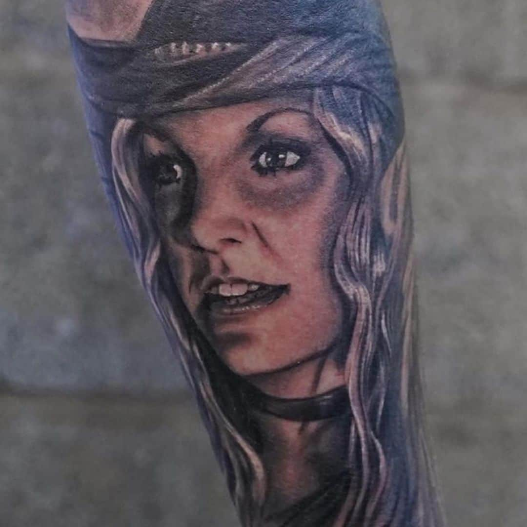 ロブ・ゾンビさんのインスタグラム写真 - (ロブ・ゾンビInstagram)「TATTOO TUESDAY!!!! If you see your tattoo tell us in the comments . #robzombie #tattootuesday #sherimoonzombie #houseof1000corpses #halloween #doomhead #jeffdanielphillips #3fromhell #31 #sidhaig #billmoseley」1月26日 23時03分 - robzombieofficial