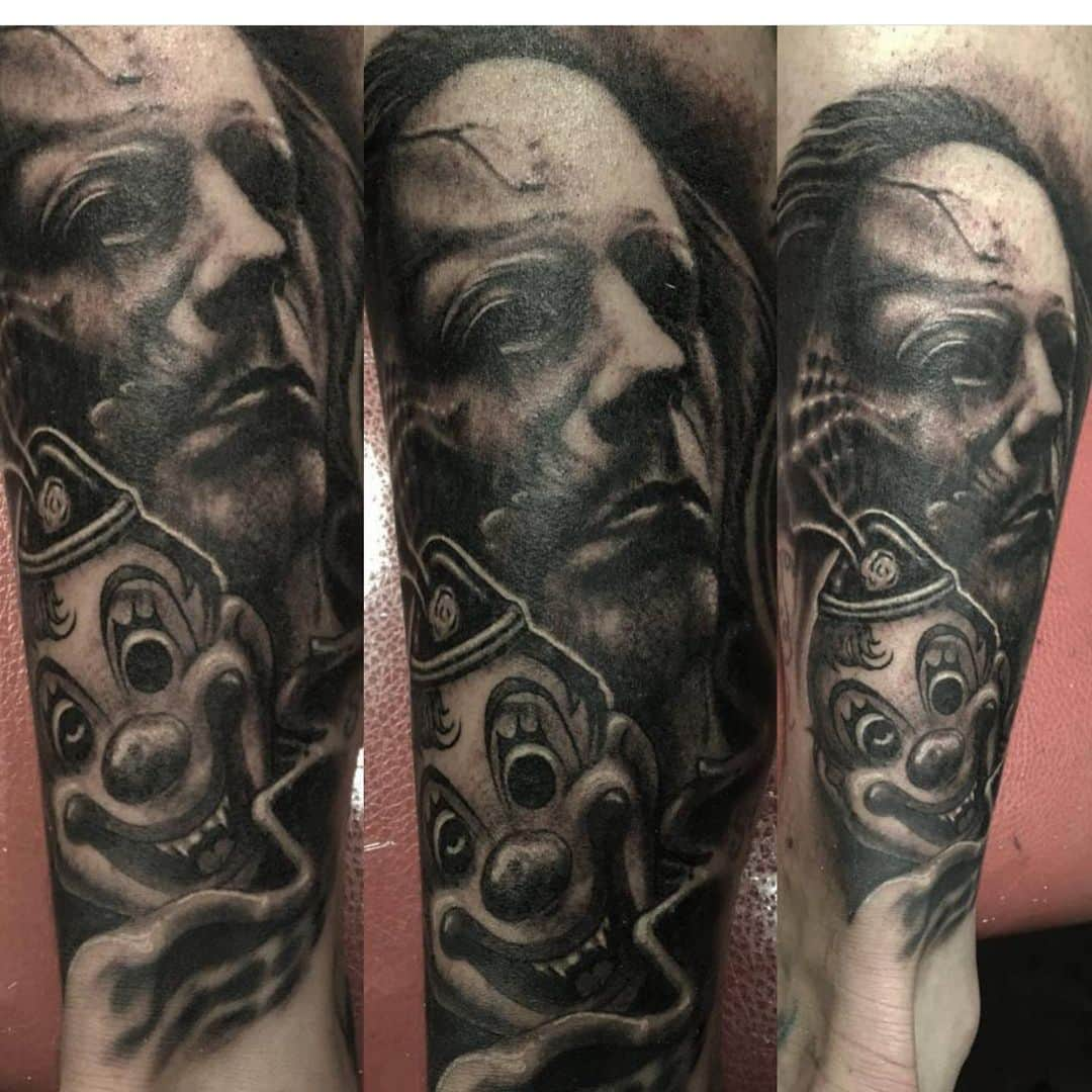 ロブ・ゾンビさんのインスタグラム写真 - (ロブ・ゾンビInstagram)「TATTOO TUESDAY!!!! If you see your tattoo tell us in the comments . #robzombie #tattootuesday #sherimoonzombie #houseof1000corpses #halloween #doomhead #jeffdanielphillips #3fromhell #31 #sidhaig #billmoseley」1月26日 23時03分 - robzombieofficial