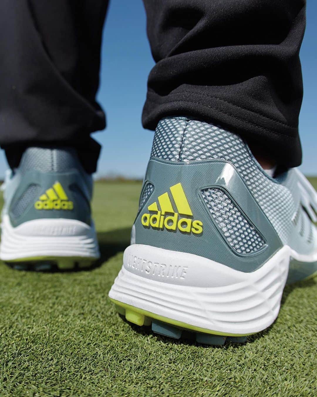 adidas Golfさんのインスタグラム写真 - (adidas GolfInstagram)「The all-new #ZG21 is here. Designed with a new Boost ☁️ + Lightstrike ⚡️midsole for maximum comfort and an ultralight TPU Stability Fin to lock you in throughout the swing. Available online now. Link in bio. Everywhere February 1st. #adidasGolf #Golf」1月26日 23時03分 - adidasgolf