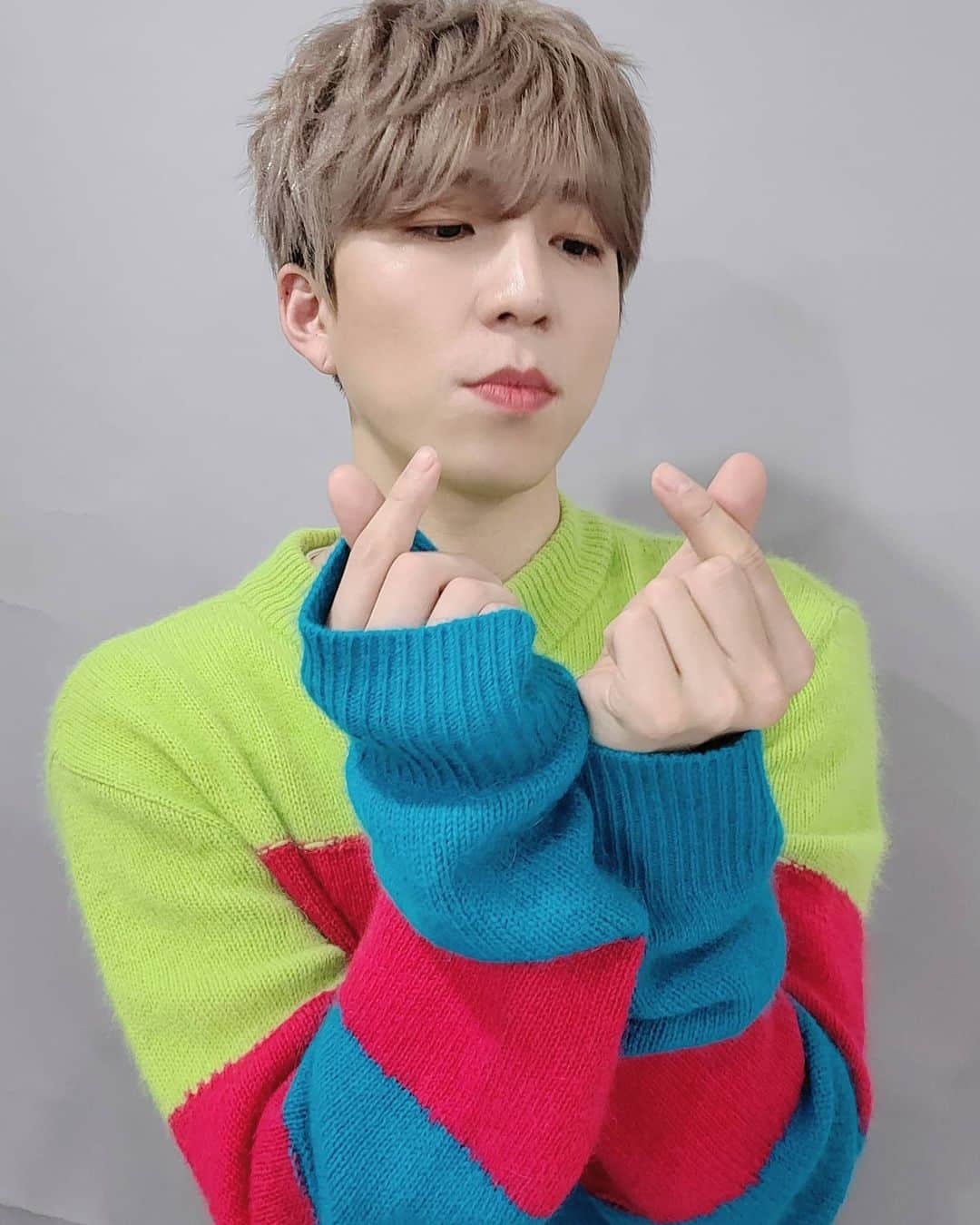 U-KISS（ユーキス）のインスタグラム：「[#수현] 키스미❣ 오늘 '꿈꾸라' 텐션폭발!! 잠시 후 공개되는 'I Wish' (korean version) 뮤직비디오도 기대해주세요😊  #유키스 #UKISS #SOOHYUN  #I_Wish」