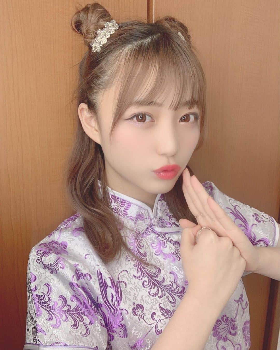 首藤百慧のインスタグラム：「似合ってる？🐼💗 ． ． #idol #japan #hairarrange #チャイナ #チャイナドレス #コスプレ #アイドル #ラストアイドル #ラストアイドル2期生アンダー #首藤百慧 #もえつん」