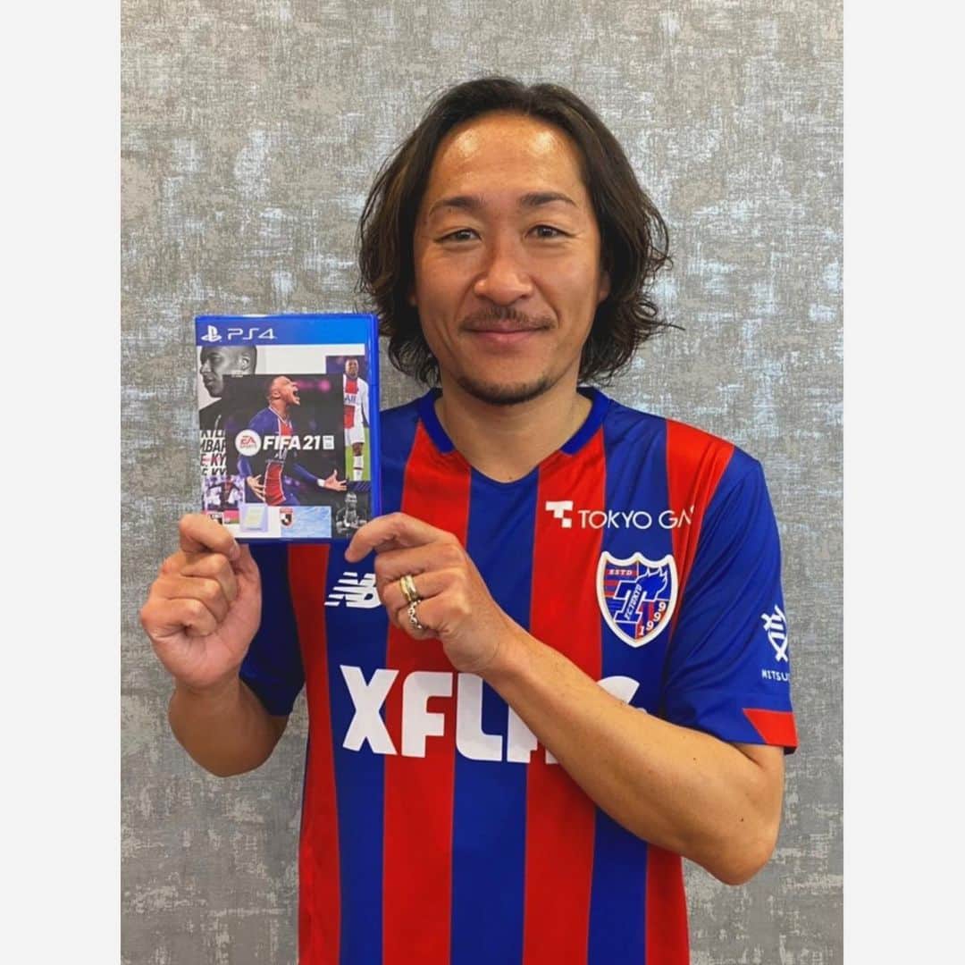 のインスタグラム：「🔵『Jクラブ FIFA21フェスティバル』略して『 #FIFAフェス 』🔴  2/7(日) 17:00～ オンライン対戦によるFC東京サポーターズトーナメントを開催⚽️🎮  トーナメントには僕も参戦します🙌 みなさんのご参加お待ちしていますね🤝  詳細はFC東京オフィシャルHPにてご確認下さい。締め切りは1月28日(木)12時になります。  負けないよっ💪😉  #FC東京サポーターズトーナメント #FIFA21  #eJリーグ #eJLEAGUE  #eスポーツ #eSPORTS #fctokyo #FC東京 #tokyo #fctokyoclubcommunicator  #FC東京クラブコミュニケータ #石川直宏」