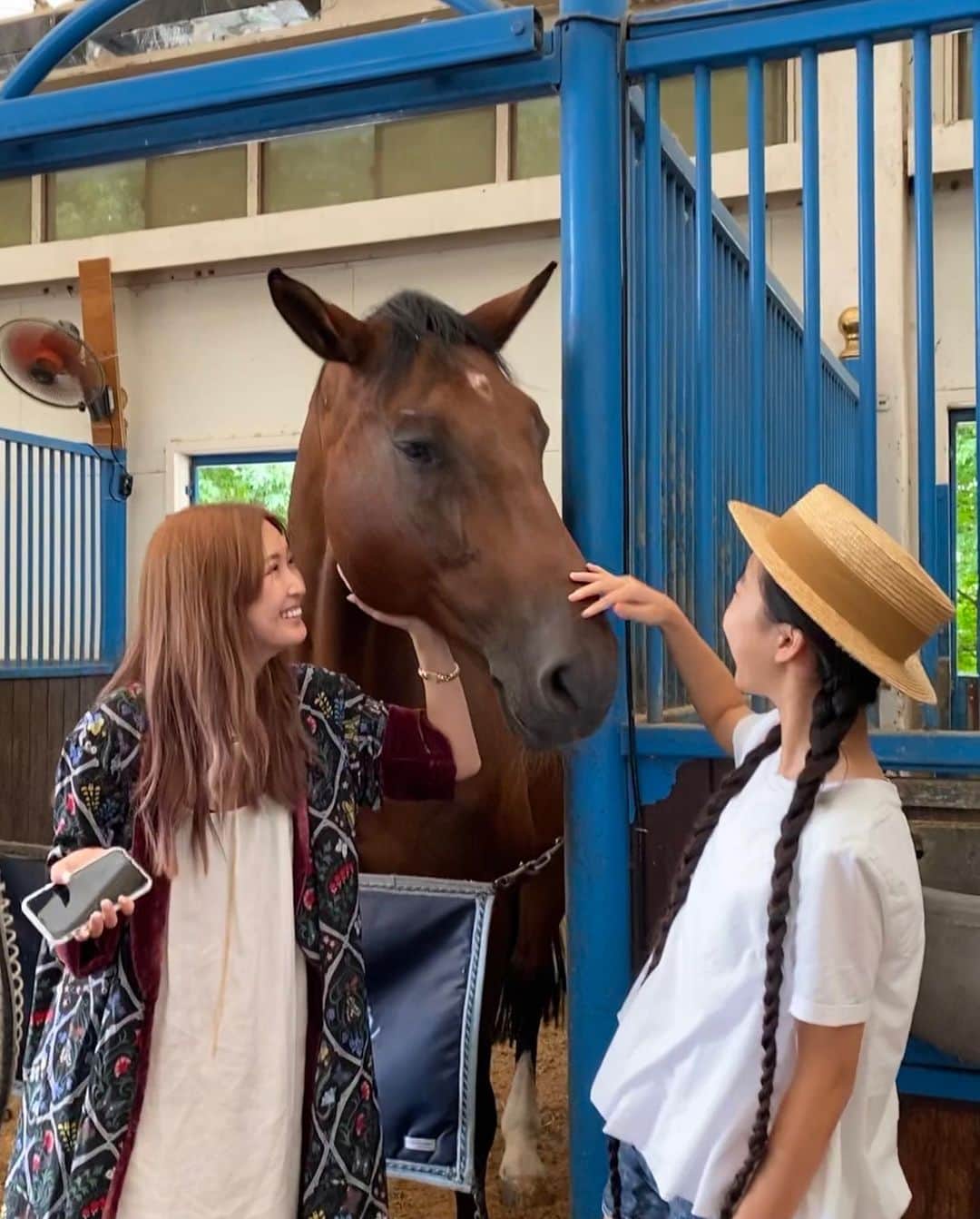 Laraさんのインスタグラム写真 - (LaraInstagram)「back in September I had the opportunity to visit the wonderful @nasufarmvillage ! 🤍✨ it was truly one of a kind, and I was charmed by the people and sweet horses, and @saekoofficial was sincerely passionate about the farm! 🐴☀️The organic blueberries were also delicious 😍！ . #memories  #september2020 . 間違えて消しちゃって 再アップ🥲」1月26日 23時44分 - fa_la_lara