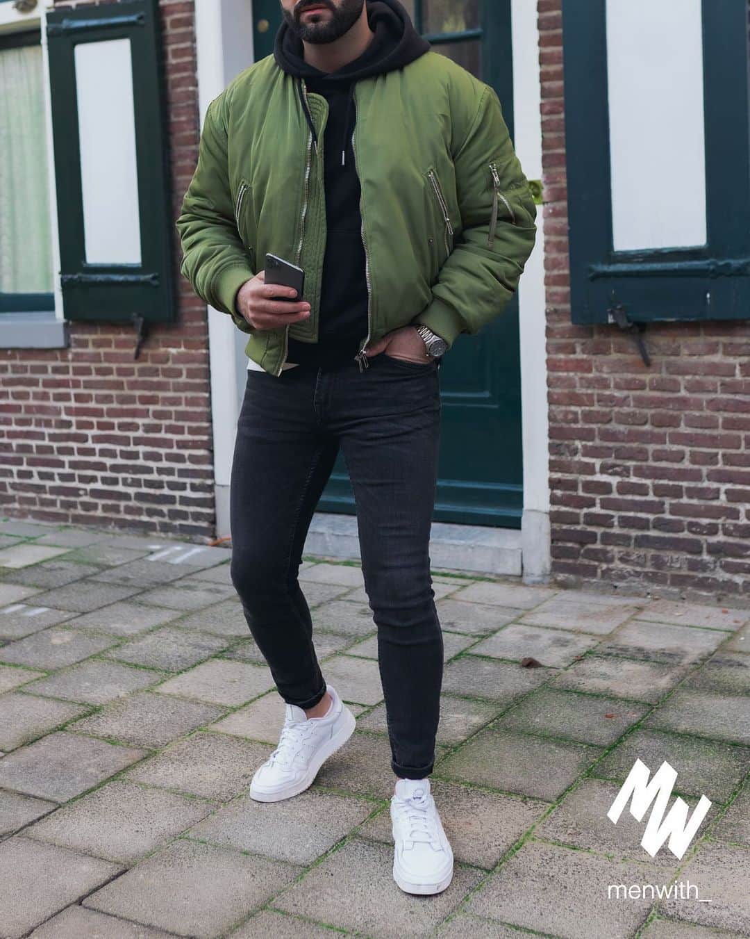 Men Withのインスタグラム：「Lovely photo of our dear friend @miladisme 👌🏽 #menwithstreetstyle」