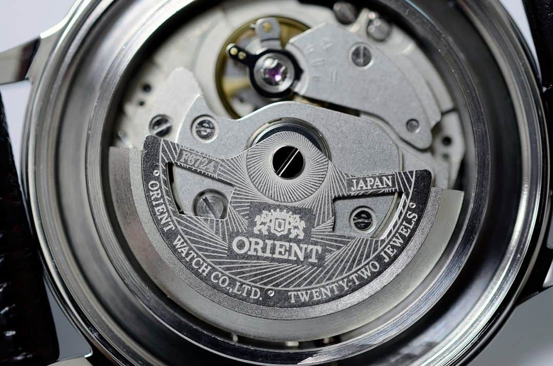 Orient Watchさんのインスタグラム写真 - (Orient WatchInstagram)「It's easier for you to magnetize your watch than you think. Today we're talking about how to avoid it, how it affects your watch, and how to reverse those affects. Check our link in bio to read on!⁠ ⁠」1月27日 0時02分 - orientwatch