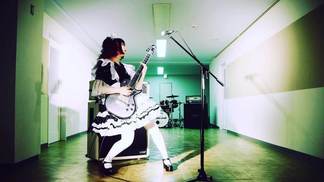 BAND-MAIDさんのインスタグラム写真 - (BAND-MAIDInstagram)「【New Music Video】 BAND-MAID / After Life (Official Music Video) https://youtu.be/2MOvCkCqz_U ↓More Info↓ https://bandmaid.tokyo/contents/402430 #bandmaid #unseenworld」1月27日 0時04分 - bandmaid.jp