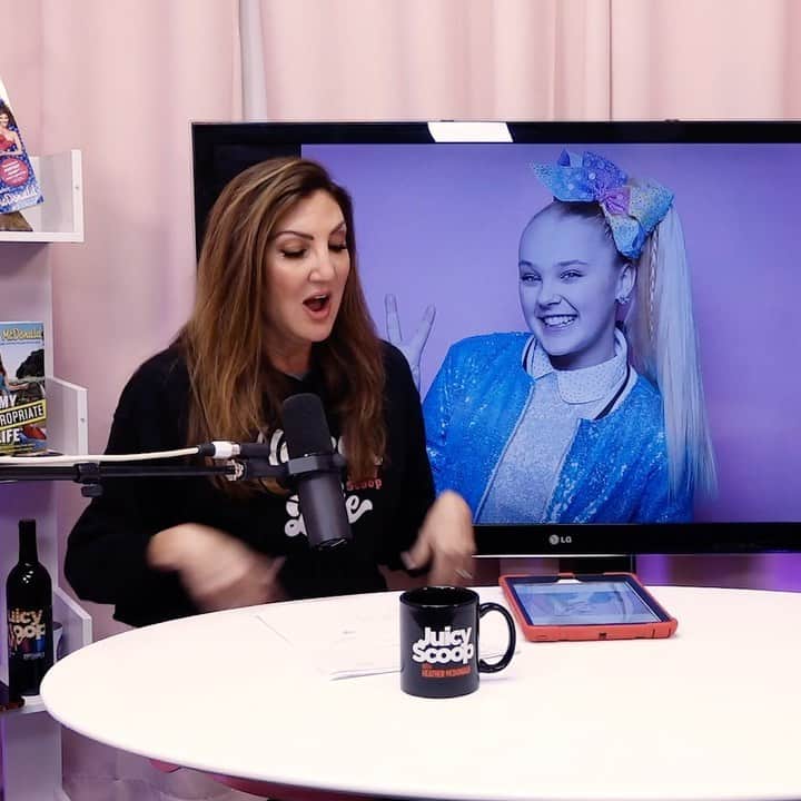 ヘザー・マクドナルドのインスタグラム：「My #prediction about #jojosiwa came true. Now that she is out as I predicted, I’m putting this next outing on my vision board and secreting it. Did you listen to #juicyscoop today? What are your thoughts on #erikajayne #clarecrawley #thebachelor #blingempire #bows🎀」
