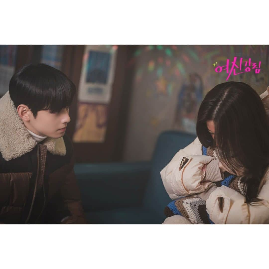 tvN DRAMA【韓国】さんのインスタグラム写真 - (tvN DRAMA【韓国】Instagram)「축 처진 주경이만을 위한 수호의 애교 발사! 자존감 지킴이 수호에 사르르 녹는 주경의 마음,,,💗  자존감 회복 로맨틱 코미디 [여신강림] 매주 [수목] 밤 10시 30분 tvN 방송  #tvN #수목드라마 #여신강림 #문가영 #차은우 #황인엽 #박유나」1月27日 11時00分 - tvn_drama