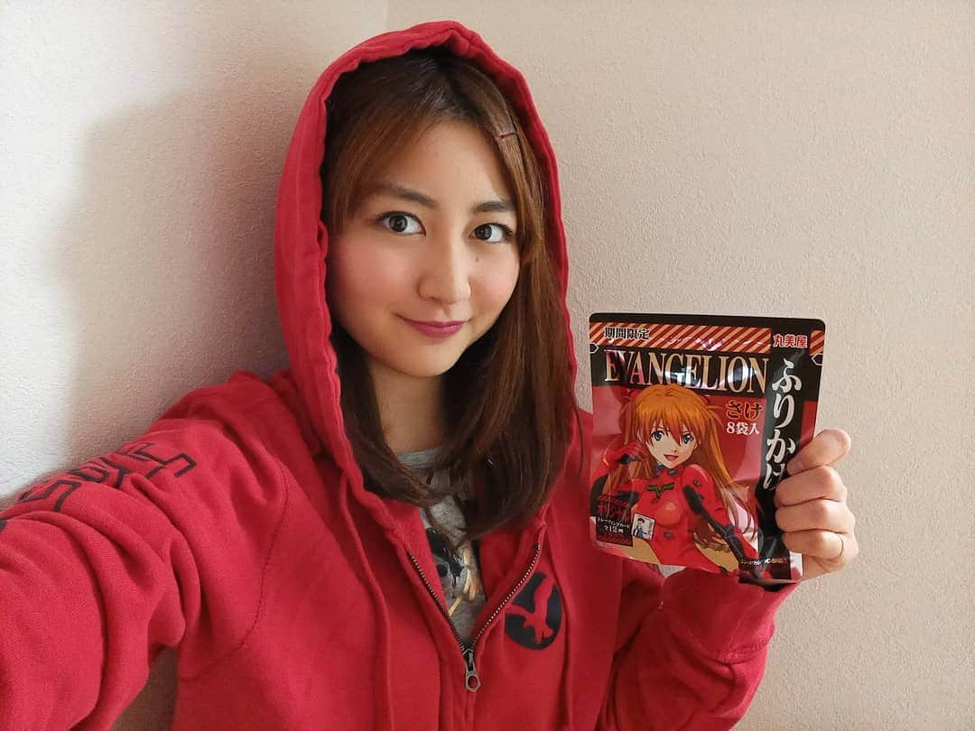 森木レナさんのインスタグラム写真 - (森木レナInstagram)「エヴァふりかけ❤️  #エヴァンゲリオン #evangelion #ふりかけ #ふりかけご飯  #アスカラングレー #丸美屋 #アニメ #anime #歌手 #Singer #singersongwriter  #シンガーソングライター  #Japan #ギター #guiter  #rock #歌  #가수 #싱어송라이터 #創作歌手 #vocal #youtube #森木レナ #東宝芸能」1月27日 9時47分 - rena_moriki