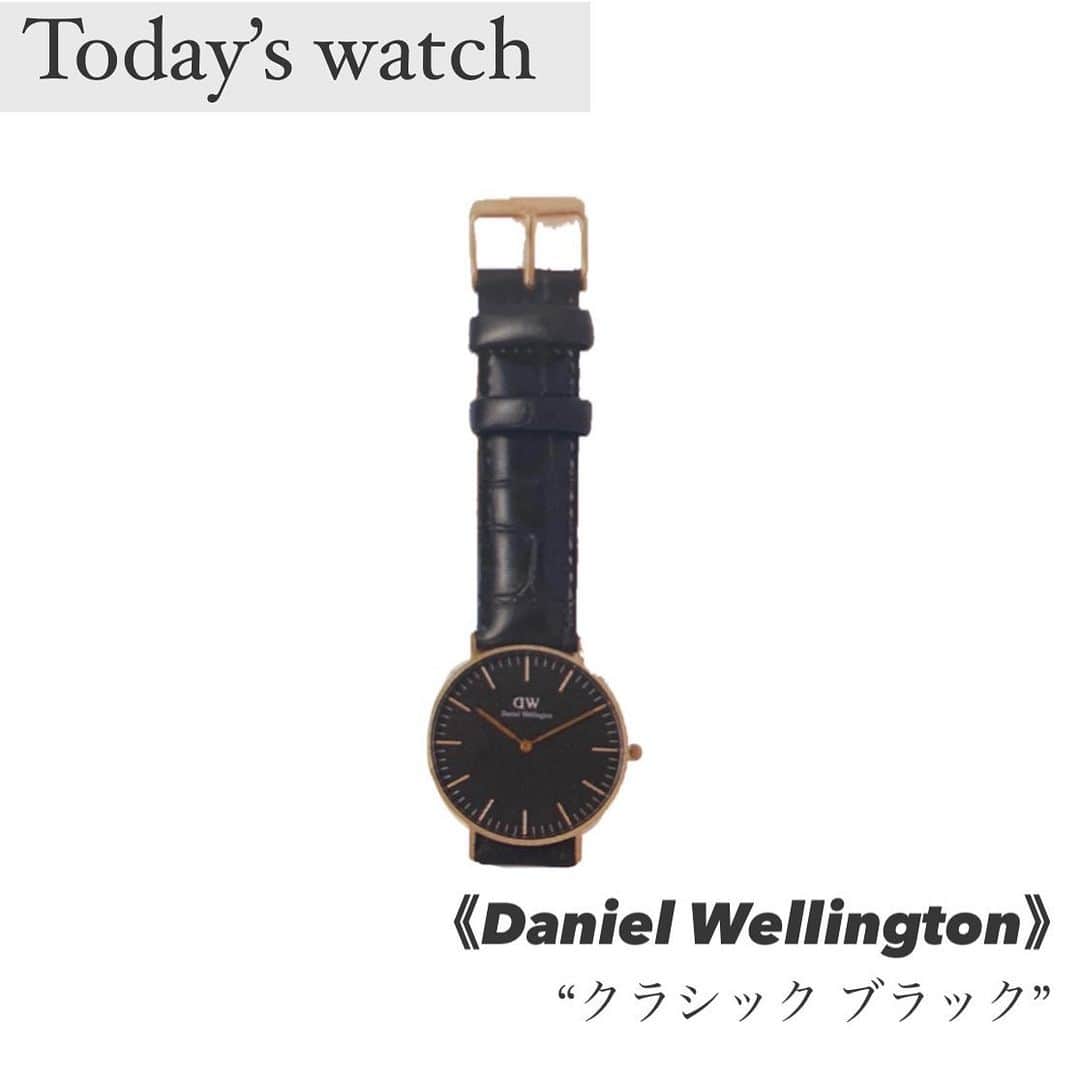 CLUÉLmagazineさんのインスタグラム写真 - (CLUÉLmagazineInstagram)「インスタグラム連載 『クルーエル的、今日の時計』 《Daniel Wellington》の“クラシック ブラック”  レザーを配したクラシカルなデザインや、ラインベルトを使用したプレッピーなアイテムまで、あらゆるシーンに対応してくれる《ダニエル・ウェリントン》の腕時計。シンプルながらもどこか洗練されたデザインは、カジュアルシーンからスーツスタイルまで幅広いスタイルにフィットしてくれる。 高級感のある型押しブラックレザーベルト。決して華奢なリストウォッチではないけど、ブランドらしいシンプルでモダンなデザインが程よく手元を主張してくれる。ローズゴールドのフェイスケースでレディな手元を演出して。  @danielwellington  @cluel_watchclub   from vol.20 ・・・・・・・・・・・・・・・・・・・・・・・・・・﻿ #cluel #クルーエル #cluelmagazine #クルーエル女子 #fashion #ファッション好き #おしゃれ #グッドガール #クルーエルウォッチクラブ #cluelwatchclub #時計好き #腕時計 #ニットコーデ #タートルニット #シンプルが好き ﻿ こちらのアカウントもフォローしてね！﻿ @cluel_homme﻿ @navys_magazine」1月27日 10時46分 - cluelmagazine