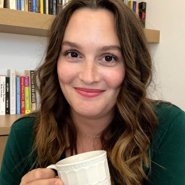 レイトン・ミースターのインスタグラム：「Are you free for coffee? I’m teaming up with @omaze because I want to hang out with YOU (when it’s safe to travel). Support the awesome work of @cchsnetwork and enter at the link in my bio for your chance to win or visit omaze.com/leighton #omaze」