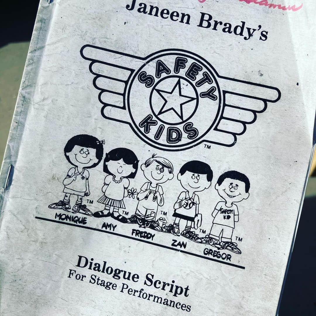 シーマス・デヴァーさんのインスタグラム写真 - (シーマス・デヴァーInstagram)「One of my first gigs was as “Zan” in a show to teach kids about hygiene and personal safety. It was called “The Safety Kids.” We went to kindergarten classes all around Mohave County and did a half hour show. We were in 4th grade so we knew what’s up. I sang a song about screaming if a stranger grabs you. This was the 80s and that kind of thing happened all the time. I got to yell and I got laughs. I killed as Zan. I was paid in cheeseburgers. I can show you this script only because my parents never threw anything away. I can still sing the theme song. Yes, it does rhyme “cool” with “school.”」1月27日 2時14分 - seamuspatrickdever