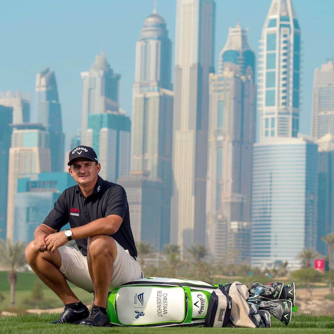 クリスティアン・ベゾイデンハウトのインスタグラム：「Good to be back in Dubai for the @omegagolfdubai . Excited for this week. ⛳️」