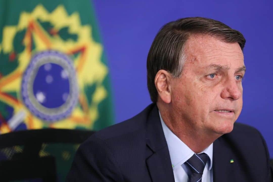 ジルマ・ルセフのインスタグラム：「O  Presidente Jair Bolsonaro participou da Conferência de Investimentos na América Latina, promovida pelo banco Credit Suisse. O evento com investidores aconteceu na manhã desta terça-feira (26), por videoconferência.  Fotos: Marcos Corrêa/PR」