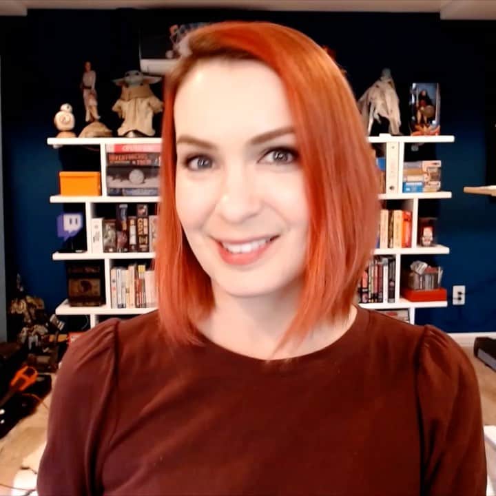 フェリシア・デイのインスタグラム：「New project alert! I narrated a super geeky audio book! It’s available for preorder on @audible now, give the link in my bio a click!」