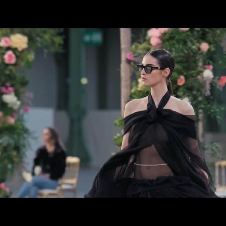 パク ・スジュのインスタグラム：「Favorite looks from @chanelofficial Haute Couture SS 2021 show by Virginie Viard. From the runway film directed by @antoncorbijn4real with music directed by @michelgaubert. #chanelhautecouture」