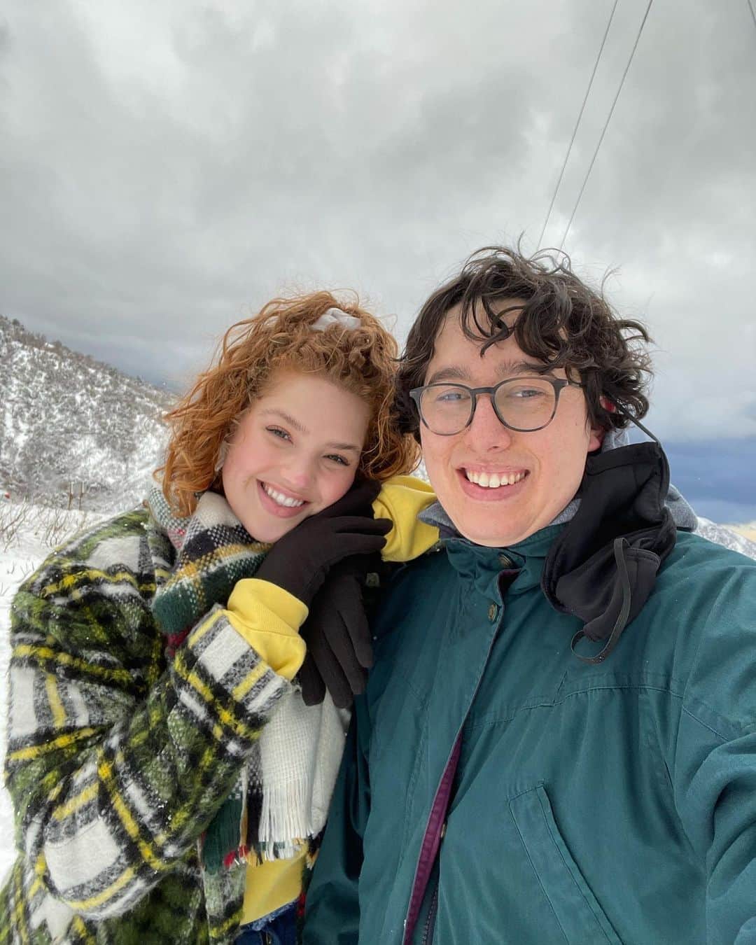のインスタグラム：「since i had a very merry covid christmas inside, we decided that yesterday was christmas! we bought chains to see the snow, listened to christmas music and got a vegan eggnog milkshake ☃️✨」