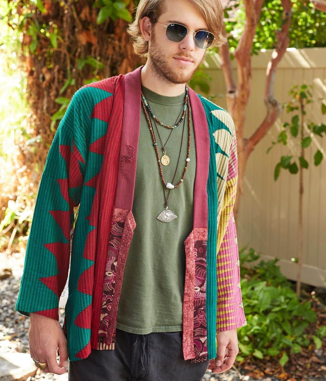 キャサリン ミッシェルのインスタグラム：「Valentine’s prep ! Give your man an amulet or a charm he will wear everyday. Unisex kimono @ikkim.o . We have this particular one in stock . Each is different. DM for info . @theohanaworkshop 📷#iamnotabrandiamanartistcm #menstyle #mensfashion #kimono #artisan #unique #oneofakind #valentinesday❤️ #amulet」